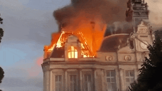 Limoges Town Hall on fire.