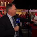 Nine's Tony Jones speaks to Swans fans ahead of the preliminary final.