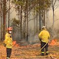 Fire crews are working to contain a bushfire south of Bulahdelah, with residents in Crawford's River being warned to seek shelter.