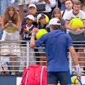 Alex de Minaur finally got through to the second round of the US Open with a straight-sets win over Italian qualifier Andrea Guerrieri.