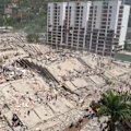 The death toll from the earthquakes in Venezuela has risen to at least 920, with more than 3000 people injured.