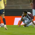 Aston ViIla star Emiliano Buendía's rocket strike rattles the Arsenal crossbar.