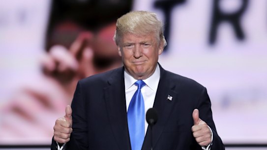 Donald Trump's campaign is ringing alarm bells in the US over his closeness to Russia on political positions.