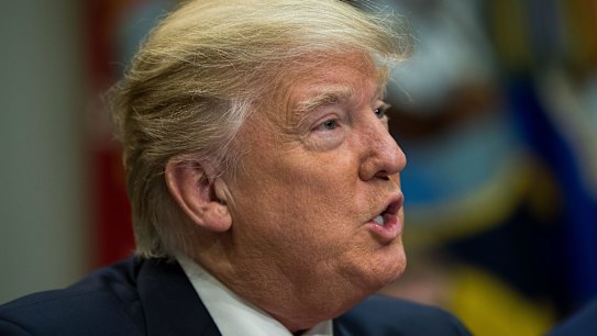 US President Donald Trump has called a deal between Australia and the Obama administration "dumb".