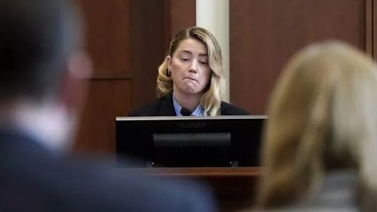 Amber Heard has told the court about how her relationship with Johnny Depp deteriorated.