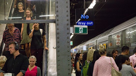 Transport spend-up sets the stage for pre-election fight with Labor