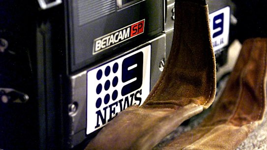 SPECIAL 002 glc000705.002.002  Photograph by Gabriele Charlotte  Generic Channel 9 cameraman television crew channel camera. 9 news
***afrphotos.com***