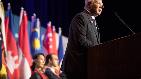 Malaysia poised to impose 10 year jail sentences for 'fake news'