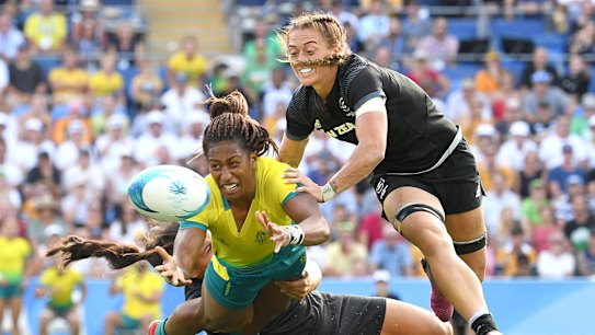 Australian women's sevens 'shattered' after shock defeat for silver