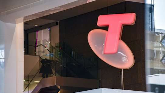 Telstra job cuts: Staff pulled into redundancy discussions