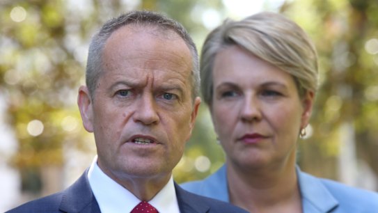 Public school lobby use blistering letter to slam Bill Shorten's 'irrational and illogical' promise to Catholics