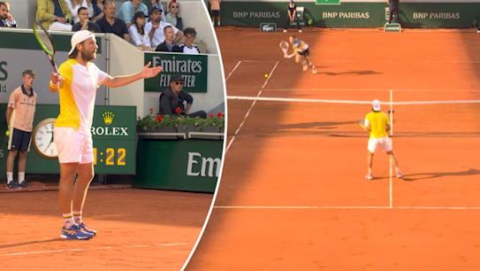 Cameron Norrie was booed for continuing to play after a clear double bounce that was missed by the umpire.