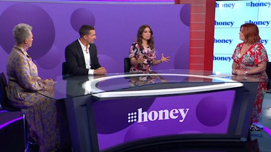 Talking Honey's Shelly Horton, John Aiken, Jane de Graaff and Jo Abi discuss the issue of men complimenting women and the rules that should be followed.