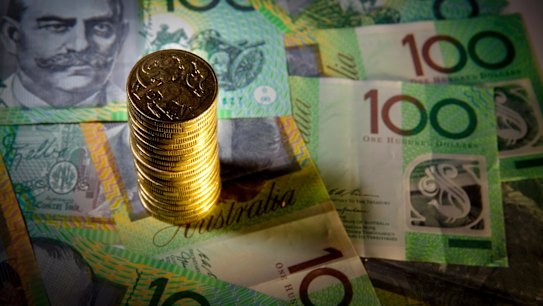 New figures show the government is turning more to contractors after job cuts at public service agencies.