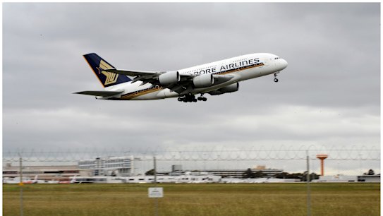 Singapore Airlines has apologised for "insensitive' posts on social media.