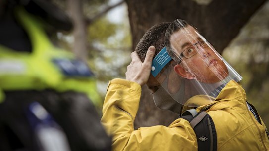 An anti-lockdown supporter is questioned by Victoria Police after refusing to provide details and being in non-compliance with the Chief Health Officers guidlines. 