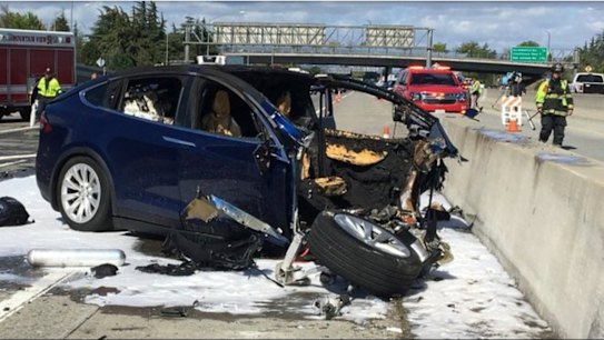 Tesla again blames 'inattentive driver' for fatal Model X crash