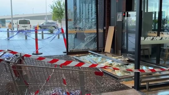 Police are on the hunt for a pair of thieves who escaped with a cryptocurrency ATM after a ram raid at a shopping centre in Melbourne's northern suburbs this morning.