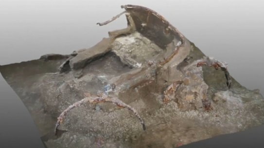 Excavators have discovered a large four-wheel ceremonial chariot at a villa near Pompeii, an ancient city in southern Italy.