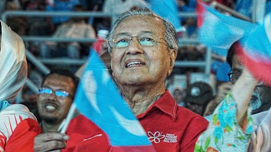 At 92, former strongman Mahathir is Malaysia's comeback kid