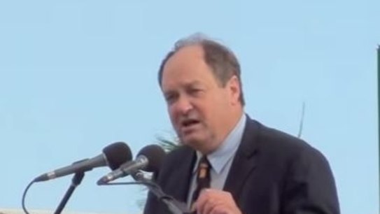 One Nation candidate for the PIlbara David Archibald called single mums 'too lazy to attract and hold a mate'