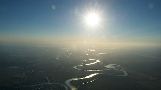 'Traitors and turncoats': Murray-Darling Basin's future in the balance