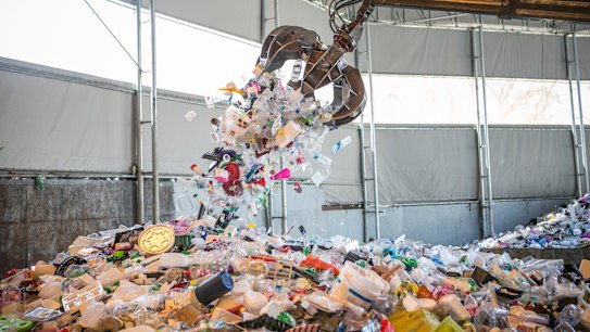 Recycling crisis: More than 200 dangerous stockpiles found in Victoria