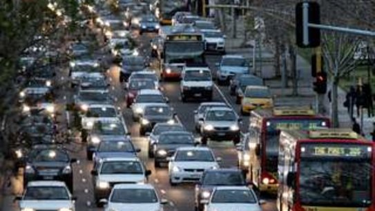 What is a P-turn? New manoeuvre coming to Hoddle and Johnston streets