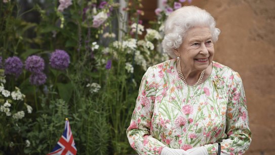 Britain's Queen Elizabeth II,  attends an event in celebration of 'The Big Lunch 'initiative, during the G7 summit in Cornwall, England, Friday June 11, 2021. 