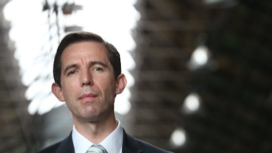 Education Minister refuses to apologise to Catholic schools for 'Judas' comments