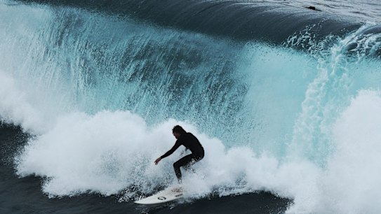 âDeadmanâsâ at Manly as swell picks up along Sydney coastline
Photo Nick Moir 22 August 2019