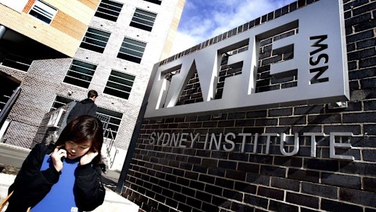 TAFE and VET enrolments plunge amid 'collapse in confidence'