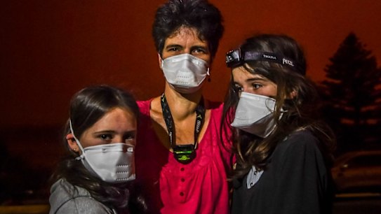 Sarah Hollis-Bennetts with children Talia and Tommy.