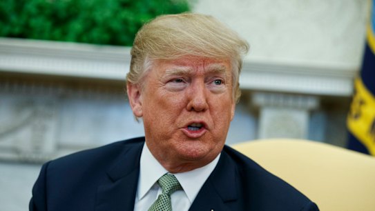 Coalition and Labor distance themselves from 'dark arts' campaigning firm Cambridge Analytica