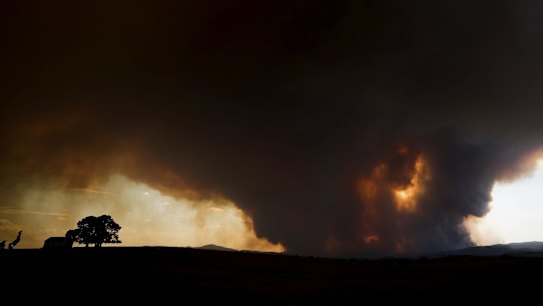 The North Black Range bushfire threatens properties at Bombay, NSW.