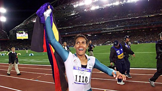 Cathy Freeman won Olympic gold in front of a home crowd as she beat Lorraine Graham and Katherine Merry in the Women's 400m final.