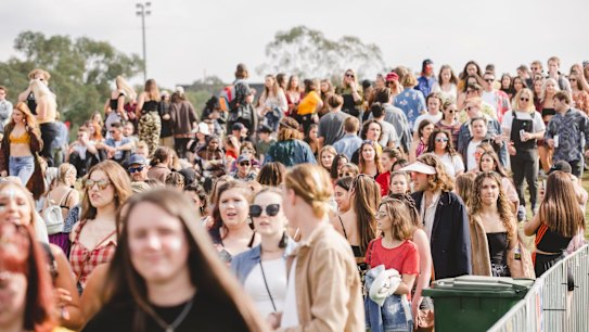 Ambulance commander says pill testing had no impact on crowd behaviour