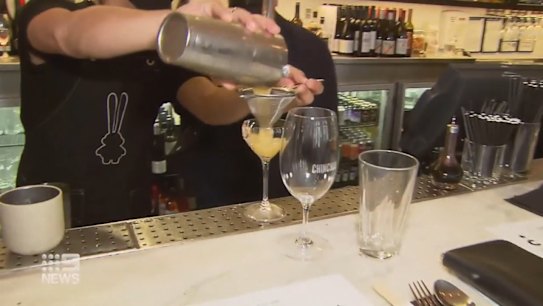 There has been a setback for tens of thousands of workers due to return to CBD offices with the government delaying it by a week. 