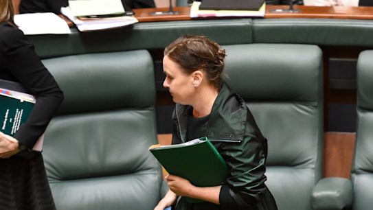 Victoria's Emergency Services Minister, Jane Garrett, has resigned from cabinet.
