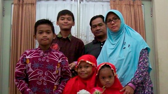 Indonesian church attack family had returned from Syria: police
