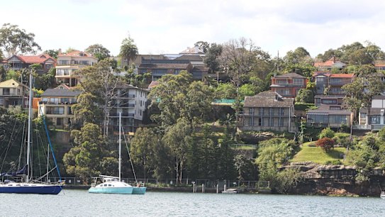 The government has announced no firm plan on how to deal with the contamination at the Hunters Hill property.