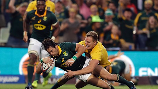 South Africa's Jan Serfontein scores a try.