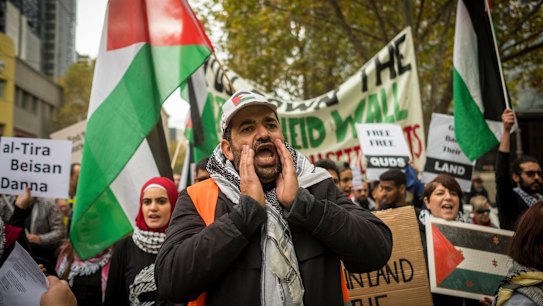Hundreds rally in Melbourne over Gaza deaths