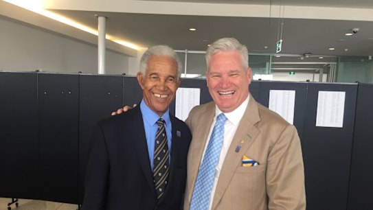 Sir Garfield Sobers com Dean Jones.