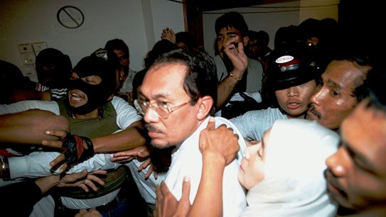 Can Mahathir and Anwar's alliance beat history in Malaysia's election?