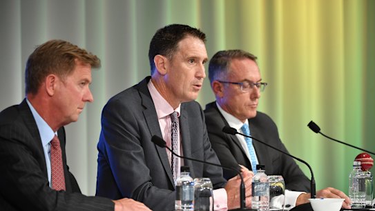 Cricket heads to pay TV in landmark deal with Seven and Foxtel