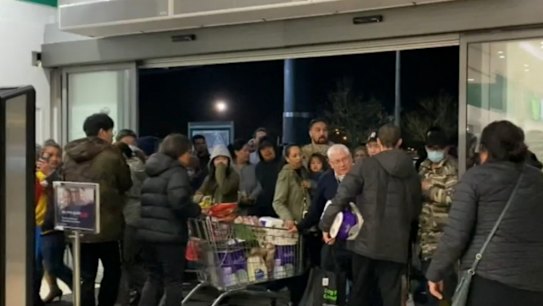 New Zealand Prime Minister Jacinda Ardern has sent the country back into lockdown after 5 new cases of COVID-19 were recorded.