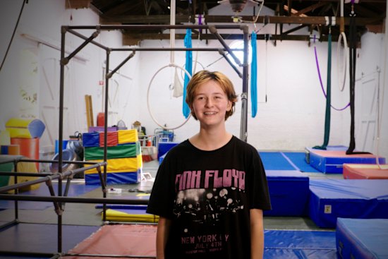 Severe anxiety has stopped Minka from attending school, but her friends, movement and exercise, in particular her circus school have helped her.