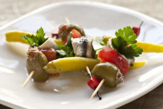 Gilda, skewered white anchovies, guindilla pepper and green olives. Frank Camorra.