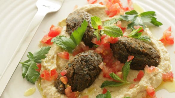 Serve these oven-baked felafel in a salad or a wrap.